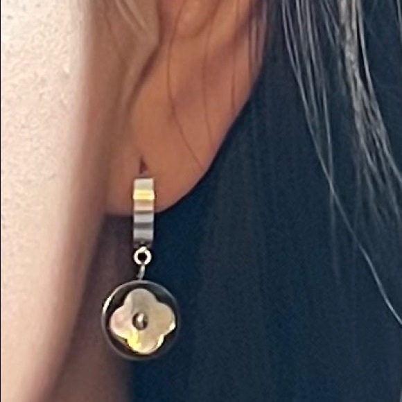 Clover Earrings NWT - Picture 4 of 6